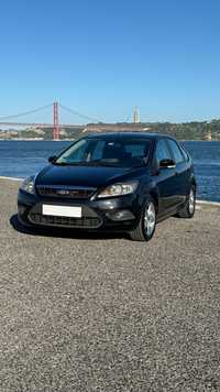 Ford Focus Preto Brilhante