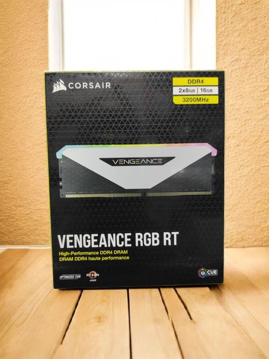 Na Lewara Pamięć RAM Corsair Vengeance RGB RT DDR4 16GB 2x8gb 3200MHz