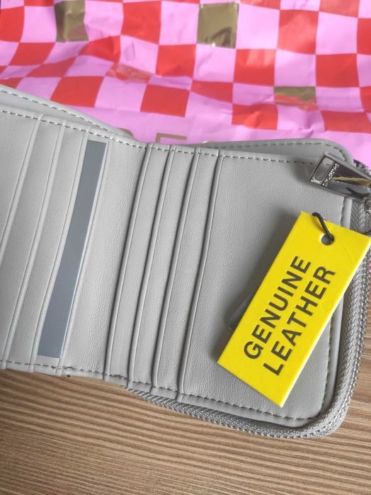 NOVO Porta-moedas em camurça Parfois