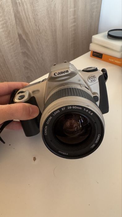Canon Eos 300 + 28-80 f4-5.6