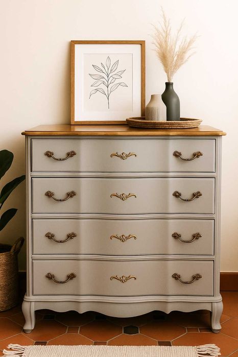 Cómoda antiga restaurada – estilo vintage com toque moderno