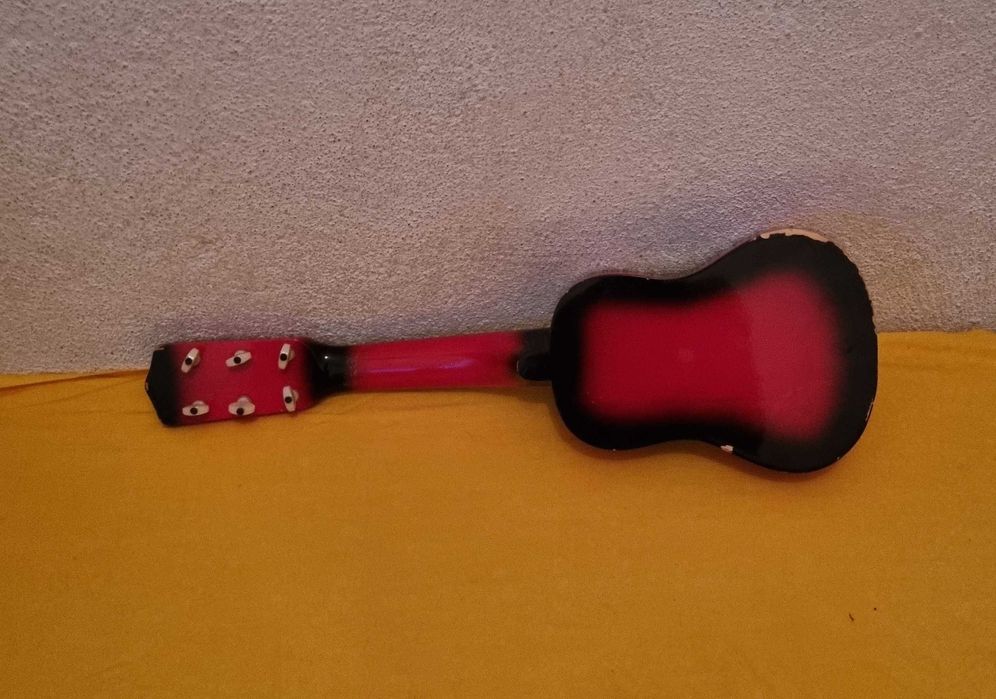 Viola Pequena usada pequenas marcas falta umas cordas ver fotos