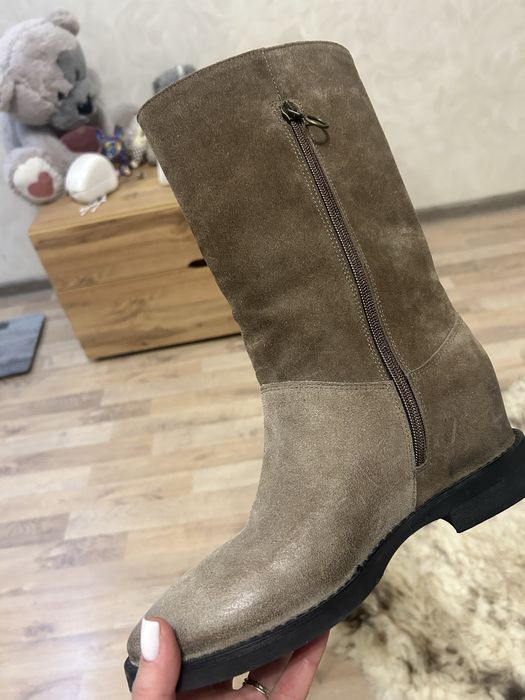 Продам сапожки жіночі L’estrosa