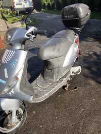 Скутер Piaggio Zip 50