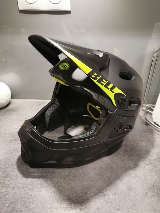 Kask Bell Super DH rozmiar M odpinana szczeka