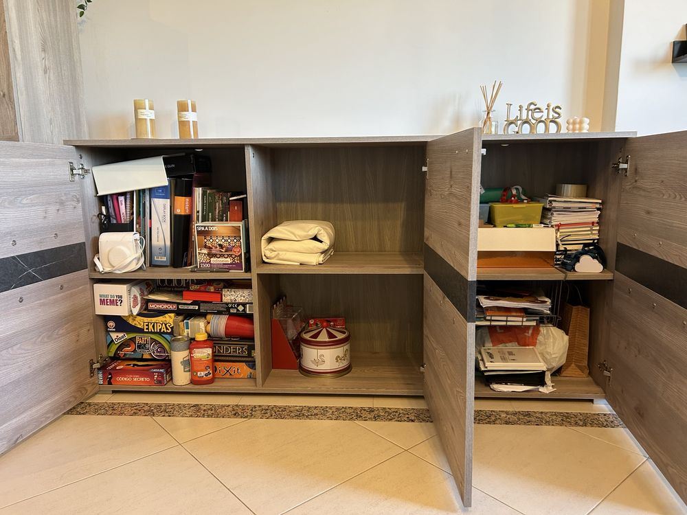 Mobília para Sala semi-nova - conjunto moderno e com arrumação