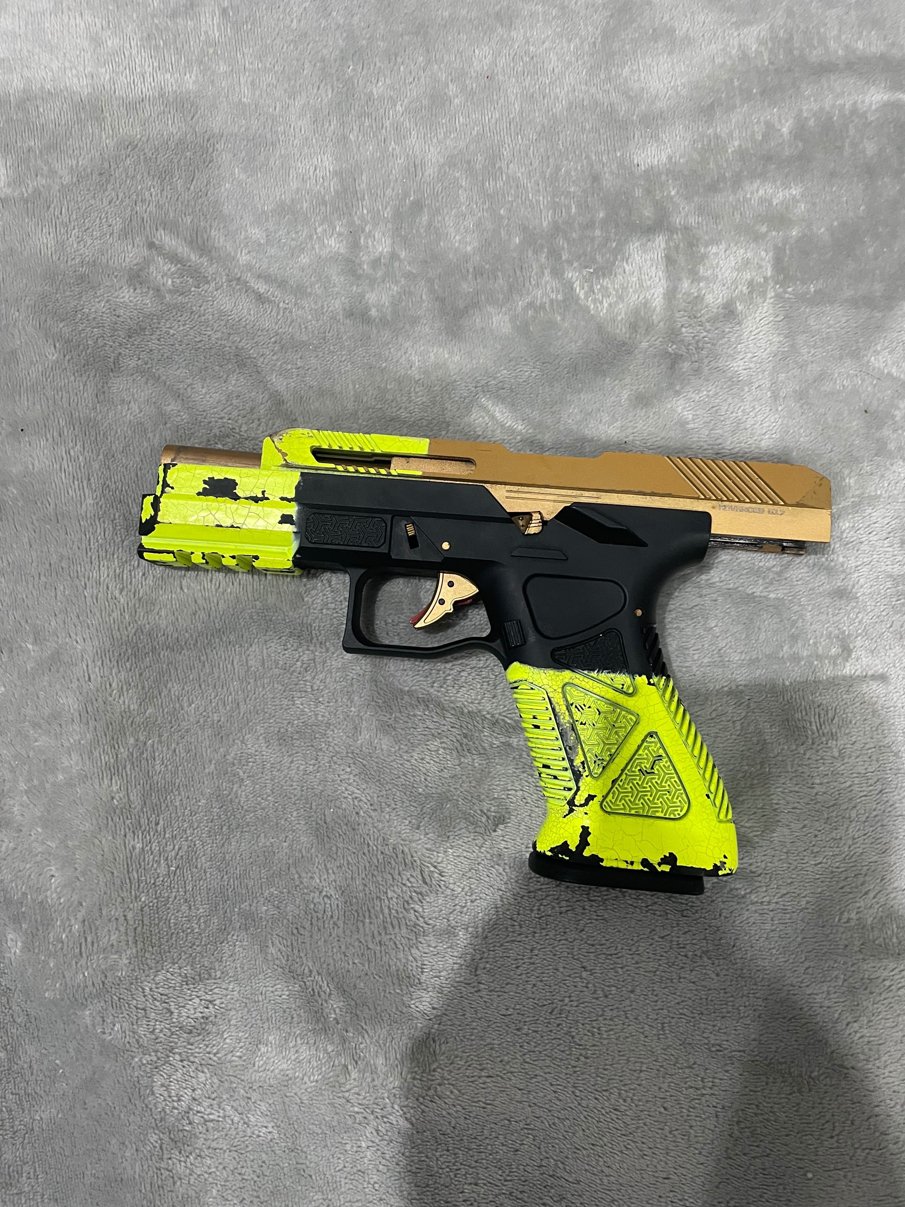 Pistola airsoft HFC gas ag-17