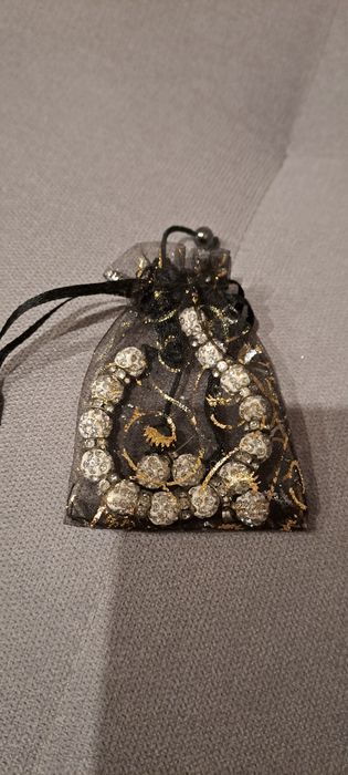 Komplecik w kolorze srebrnym