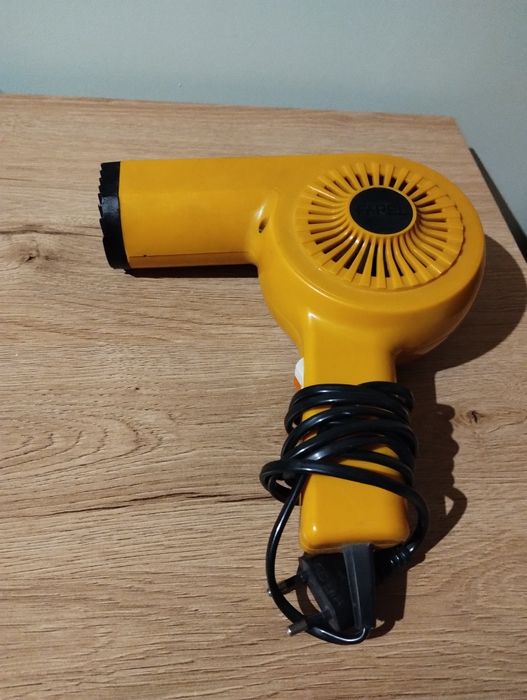 Suszarka do włosów firmy FAREL