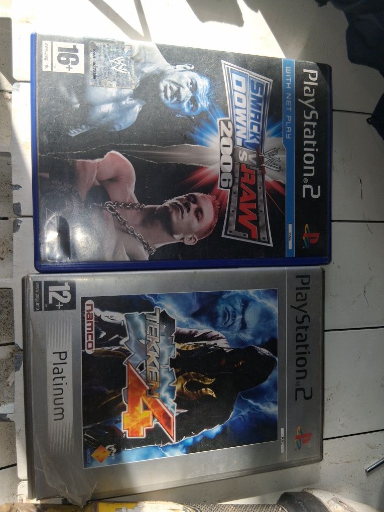 As Smart TVs LG de 32 polegadas  + ​O PlayStation 2 (PS2)