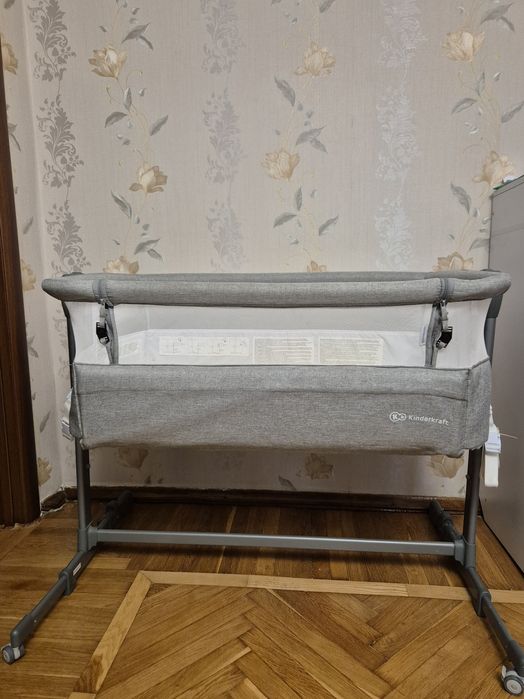 Ліжечко Kinderkraft Приставне ліжечко-люлька сірого кольору