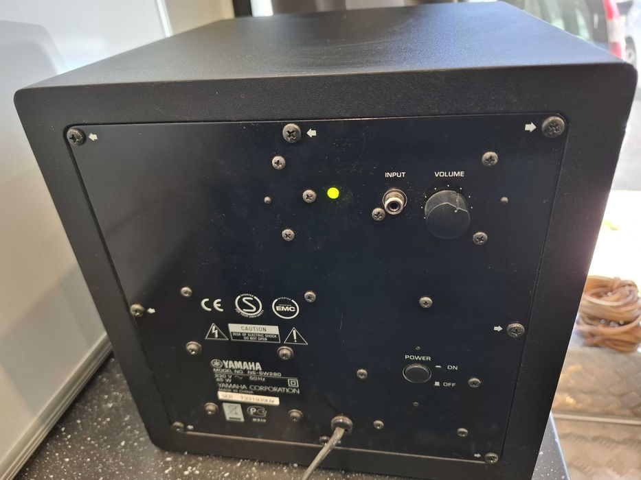 Sistema som Yamaha RX-V465 + Subwoofer NS-SW280 + 5 Satélites NS-B280