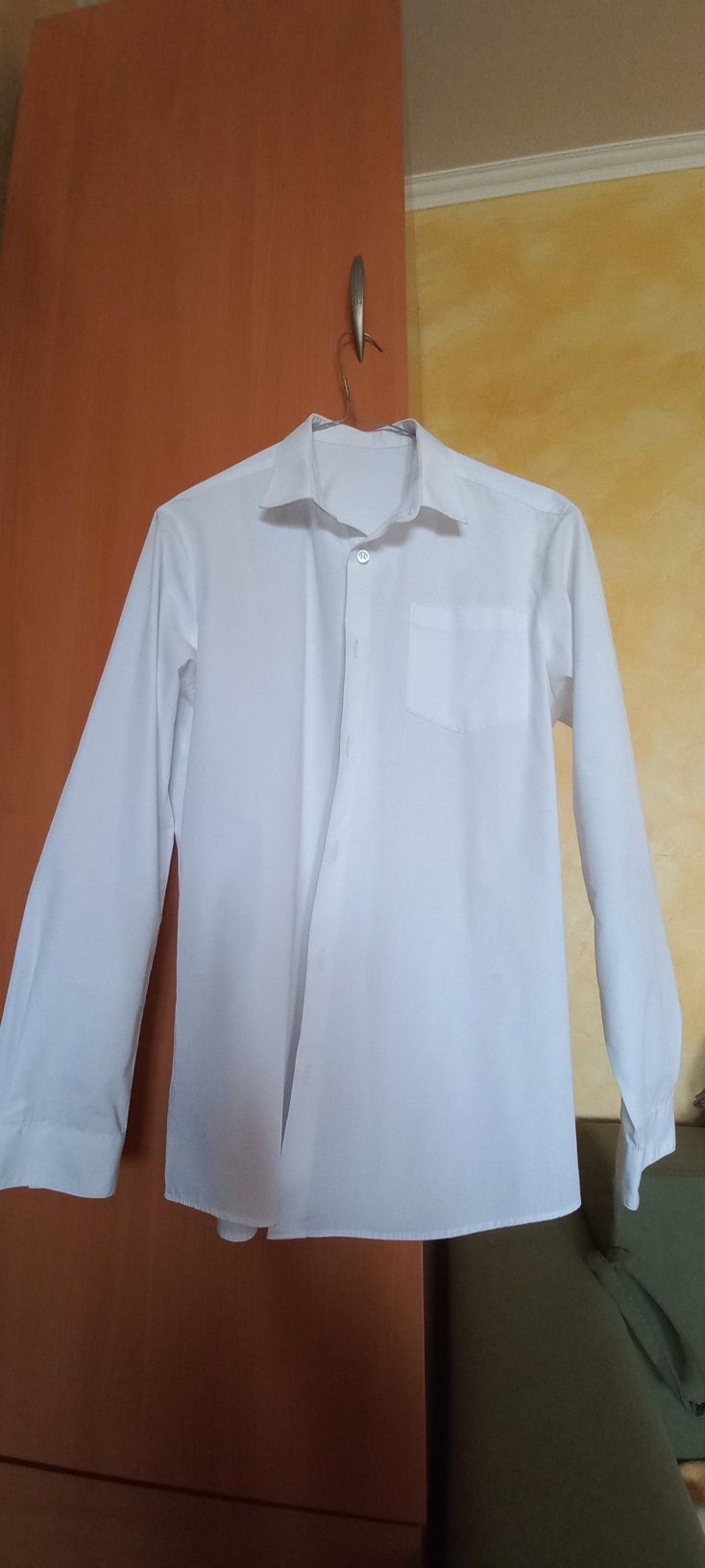 Біла сорочка для школяра