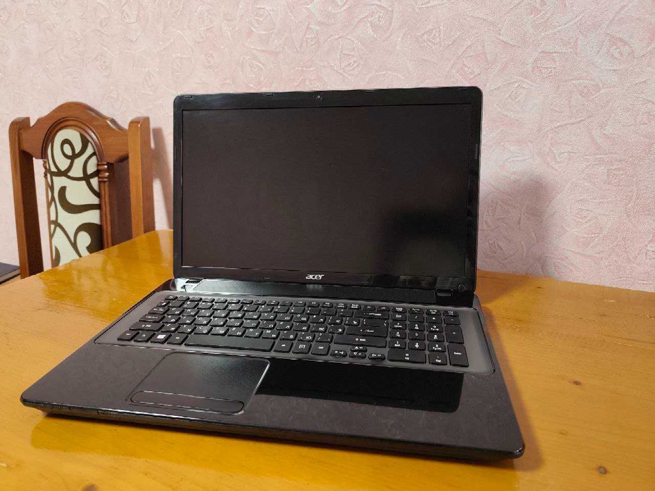 Ноутбук Acer TravelMate P276  з екраном 17,3  дюйми