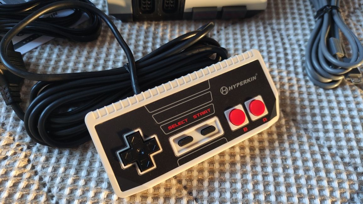 Consola Retron HD compatível com jogos da Nintendo NES