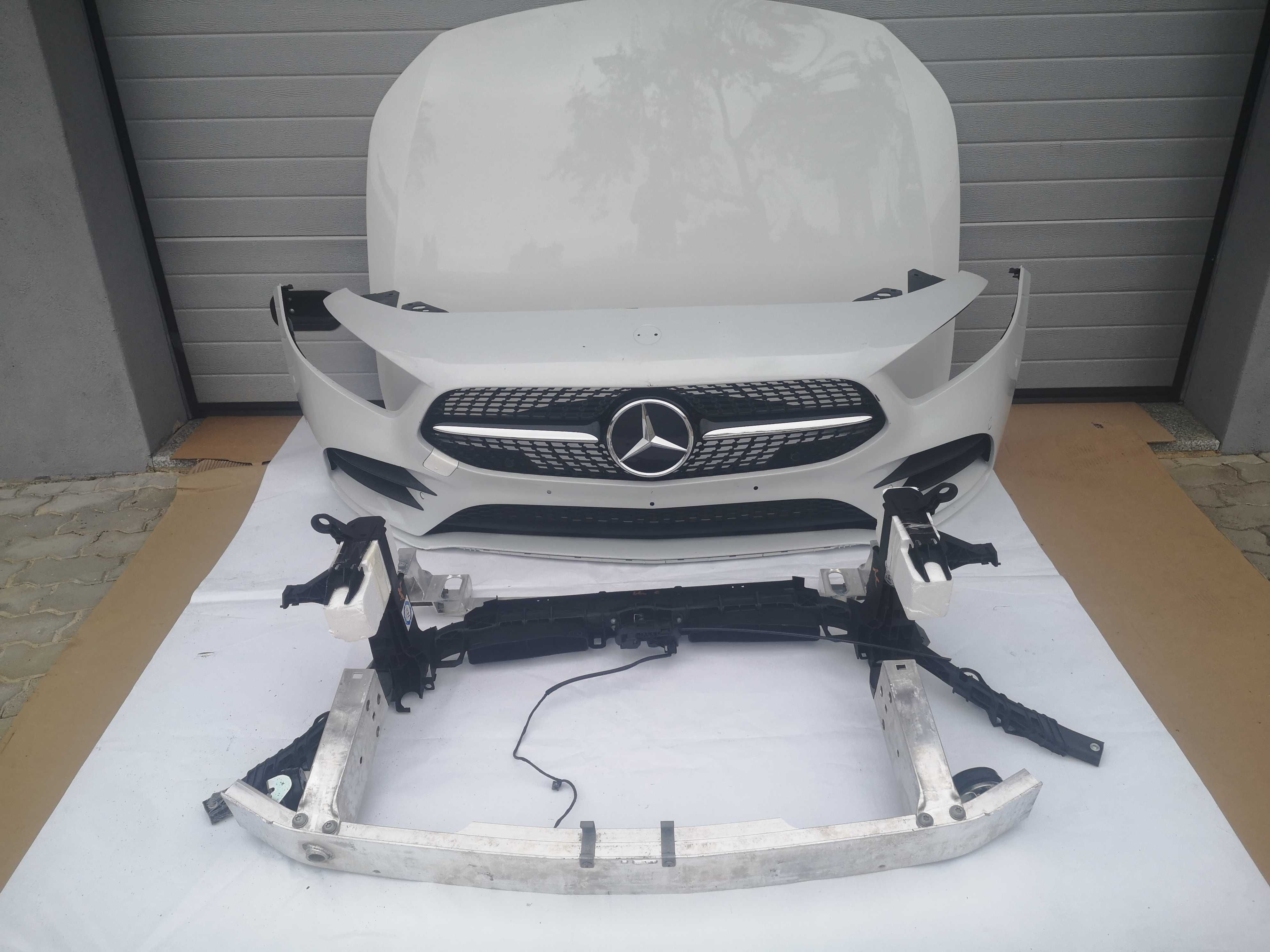 Frente Completa w176/177Mercedes A class w176/177 Faróis Traseiros Led