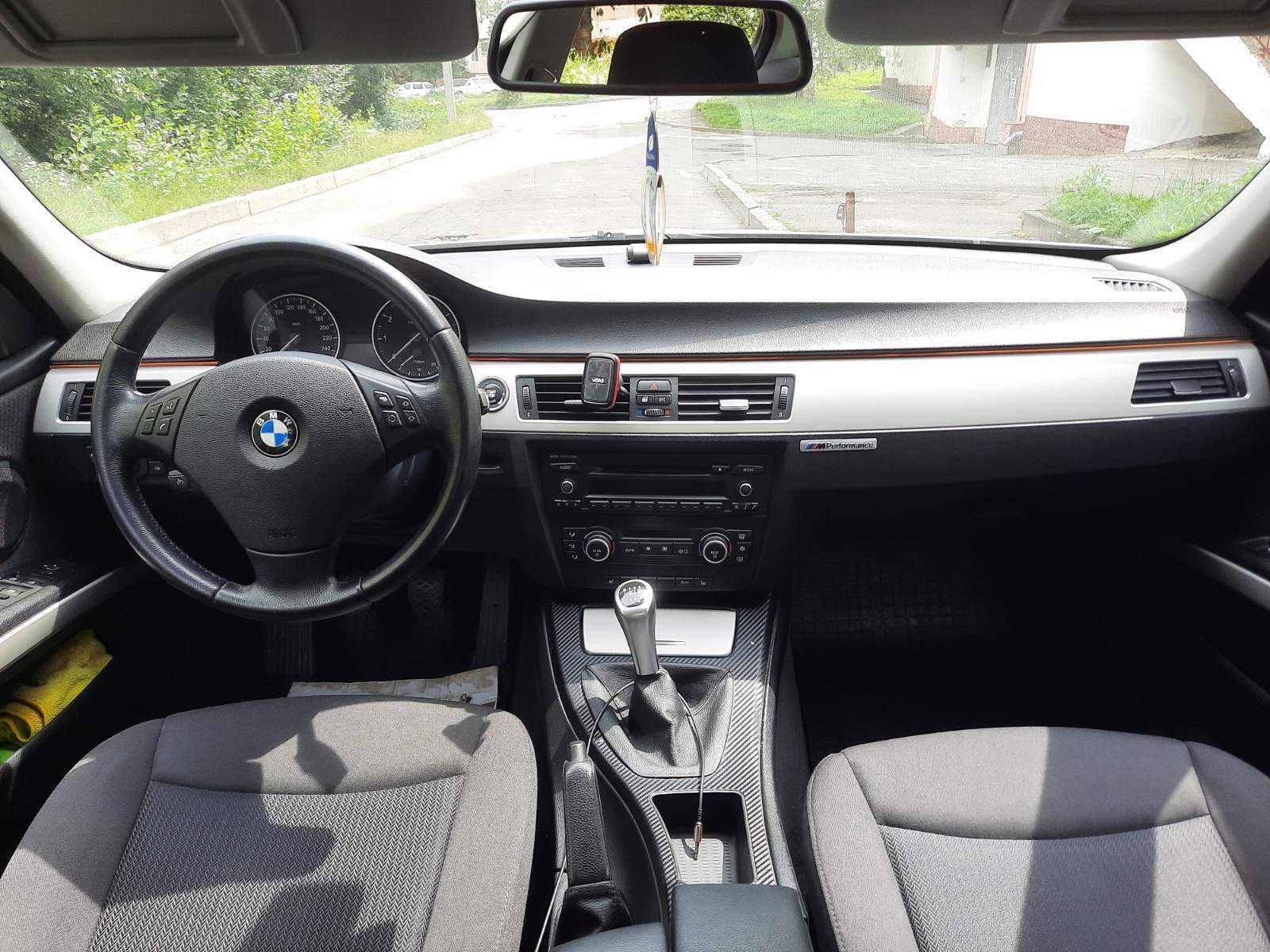 BMW 3 E90  2009рік рестайлінг