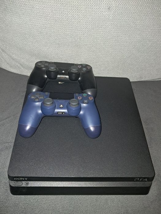 Продам Sony PlayStation 4