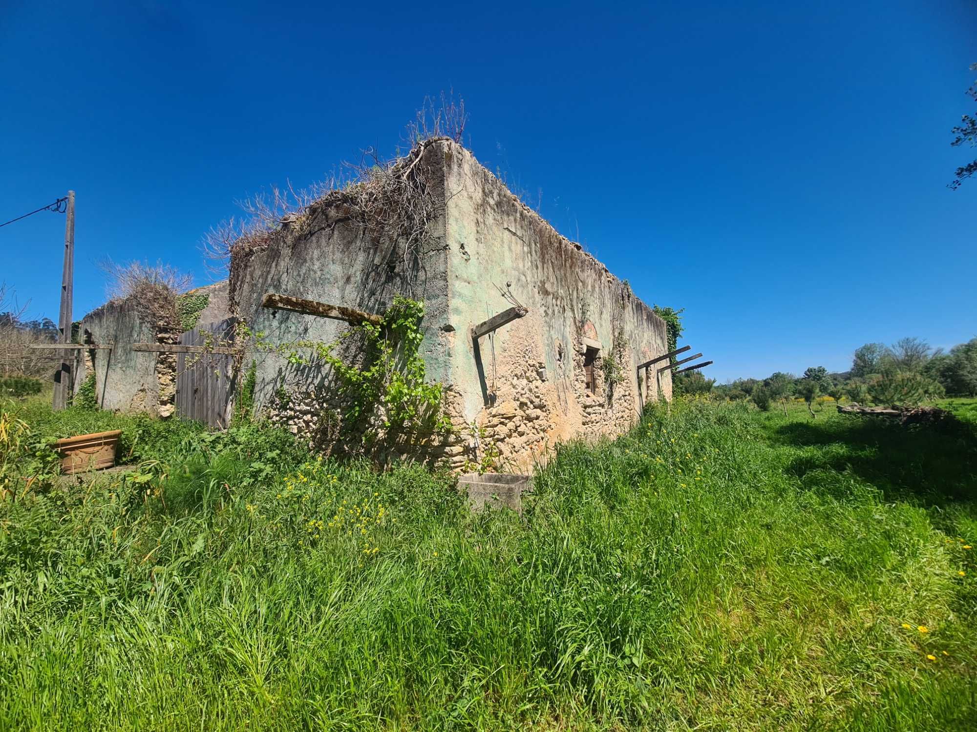 Terreno lote Urbano com ruinas para reconstruçao/Turismo /Habitaçao/