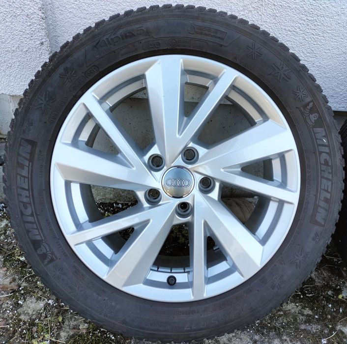 Felgi z oponami zimowymi Audi Q2 7x17 ET45 5X112