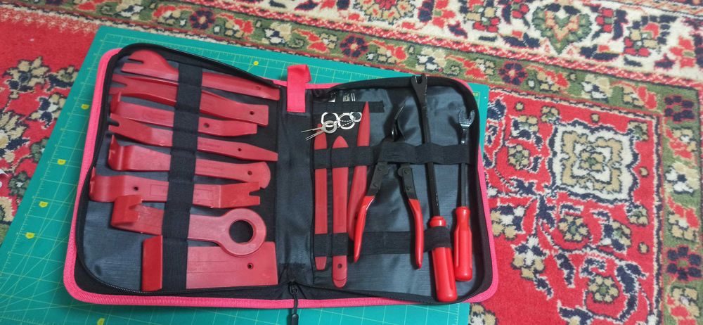 Набор инструментов для разборки салона и обшивки авто 19 в 1