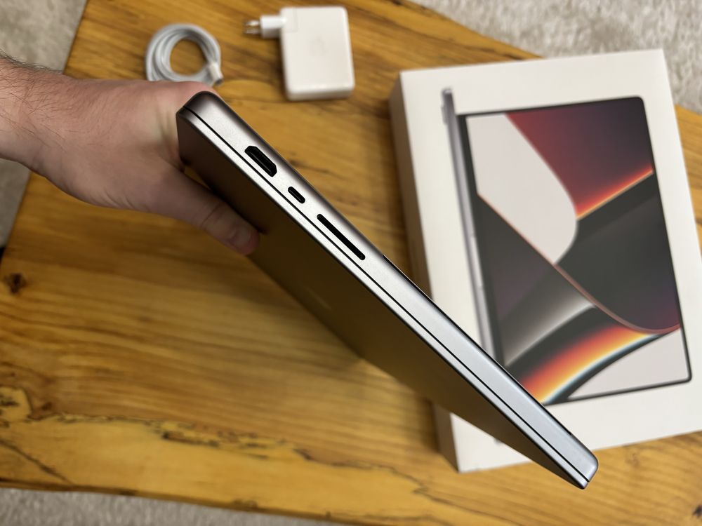 Macbook Pro m1 pro  16/1000 swietny stan