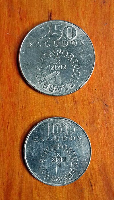 100$ + 250$  2 moedas PRATA "25 de Abril". 2 SILVER coins