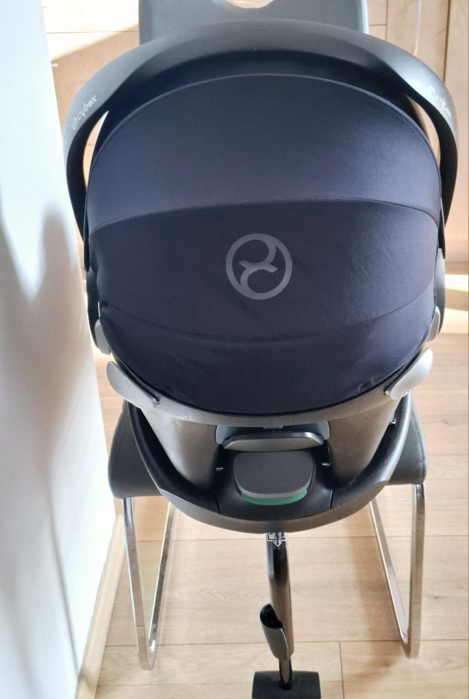 Sprzedam Fotelik Samochodowy Cybex Aton Q 0-13 kg z bazą