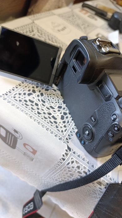 Canon EOS R + Adaptador RF para EF