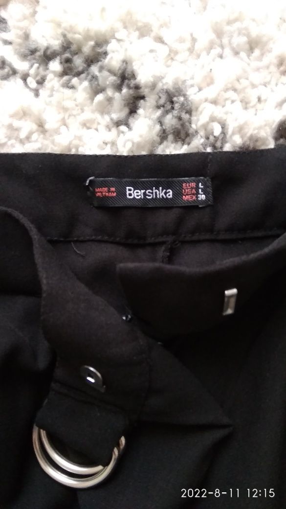 Брюки женские. Bershka. Новые.