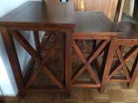 Conjunto de três mesas de encaixe em madeira