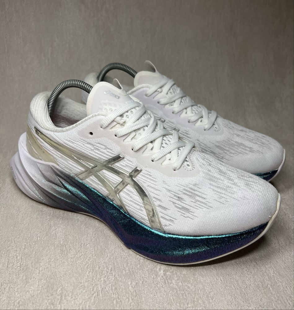Кросівки Asics Novablast 3 Platinum