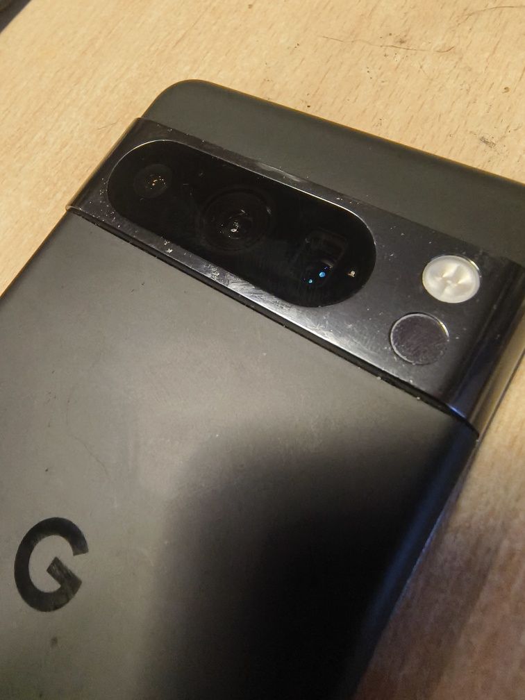 Google Pixel 8 pro + Google Watch
