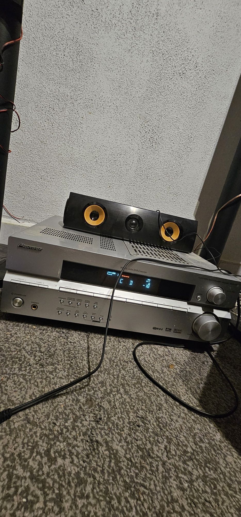 Kino domowe 5.1 z subwooferm