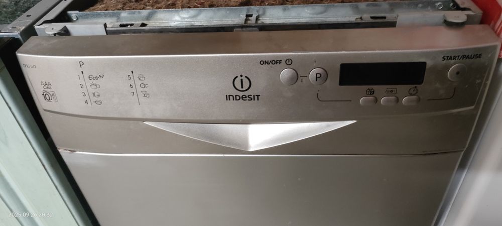 Sprzedam zmywarkę Indesit 45  cm