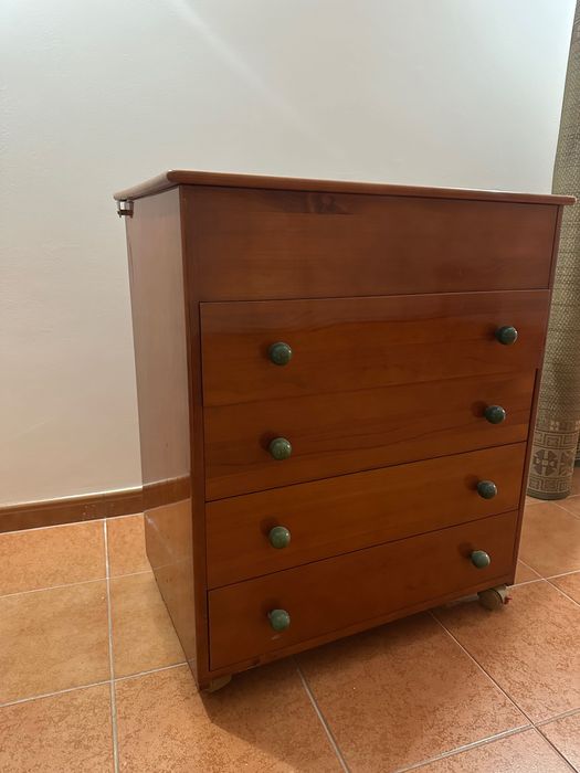 Cómoda antiga madeira