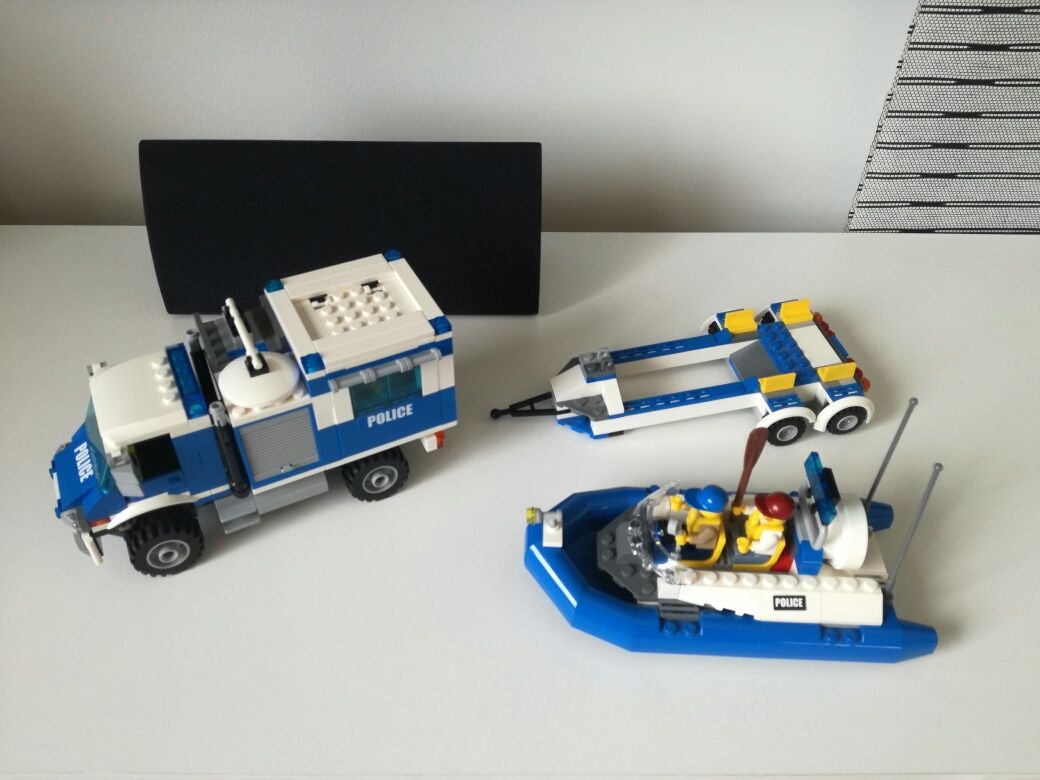 Lego City 4205 Policyjne Terenowe Centrum Dowodzenia