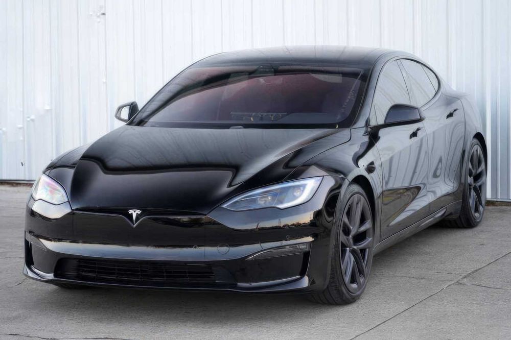 Tesla Model S      2022