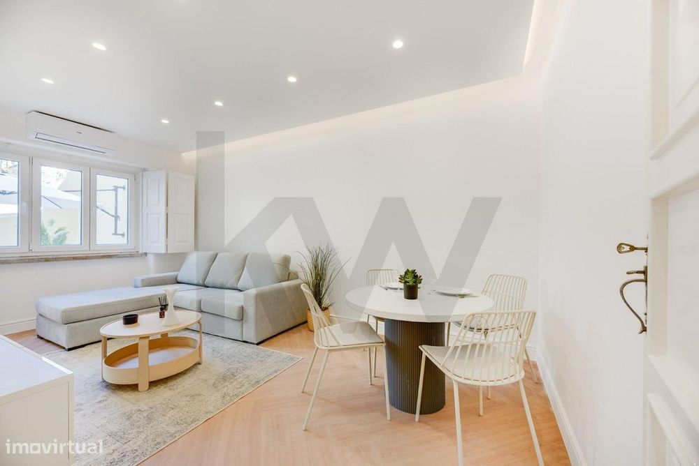 Alvalade | T1 totalmente mobilado e reabilitado c/ terraço