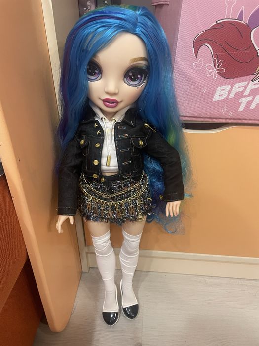 Велика лялька Rainbow high