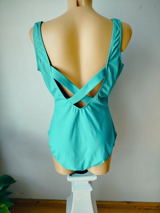 Miętowy strój kąpielowy modelujący 44..