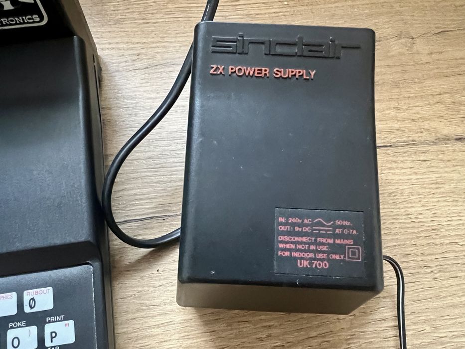 ZX81 z zasilaczem + dodatek 16k expandable RAM