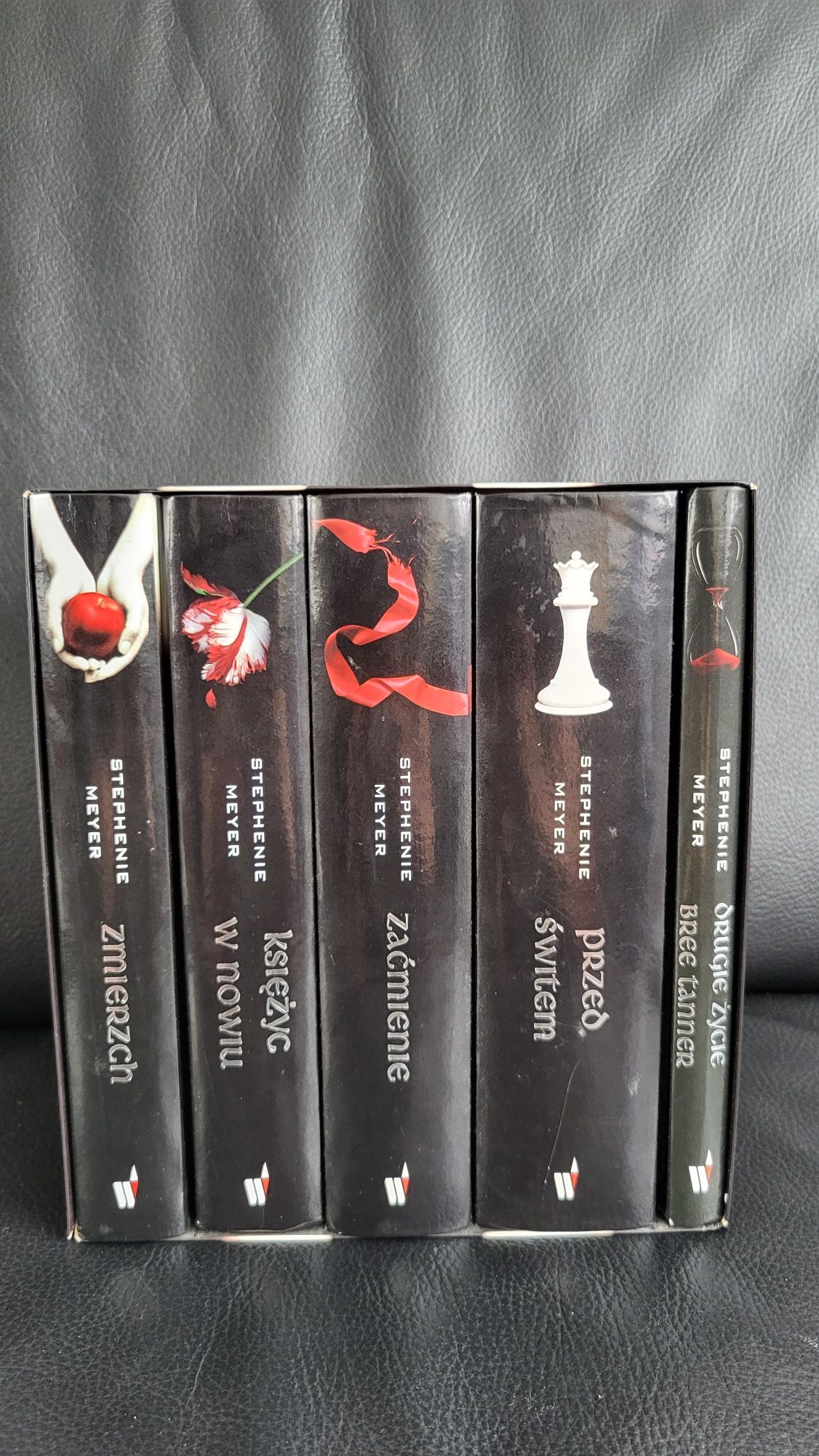 Saga Zmierzch 5 książek w twardej oprawie