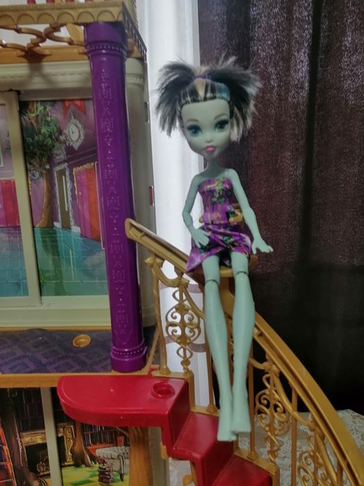 Ляльковий будинок, палац, замок-школа  After ever high, monster high