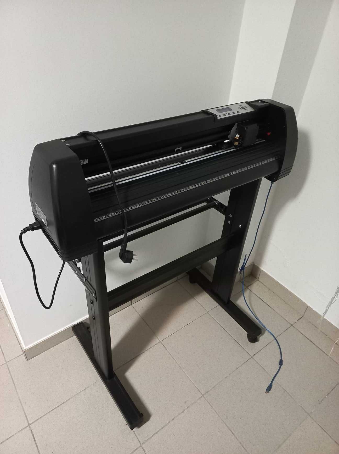 Plotter de Corte 60cm + Prensa térmica 38x38cm + dezenas de t-shirts