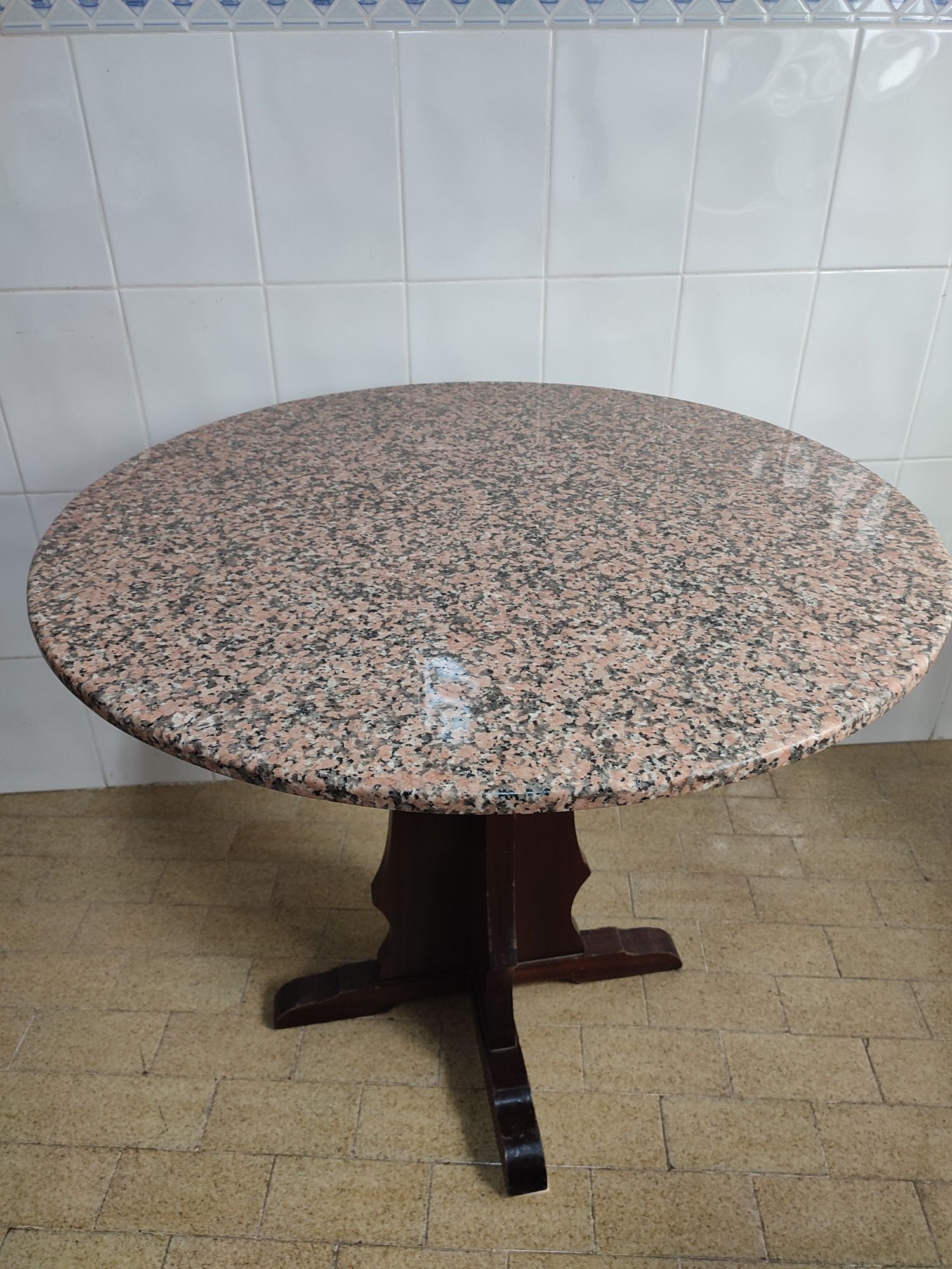 Vendo mesa bancada frigorífico fogão e aparador