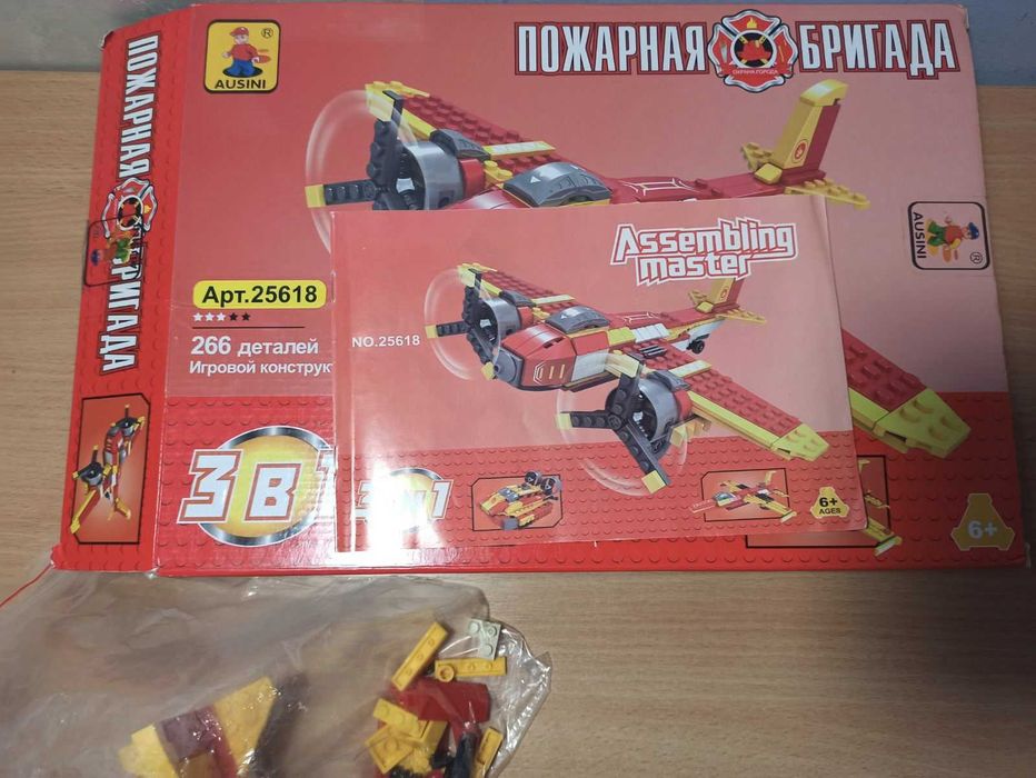 Конструктор типу лего. 266 елементів.З в 1