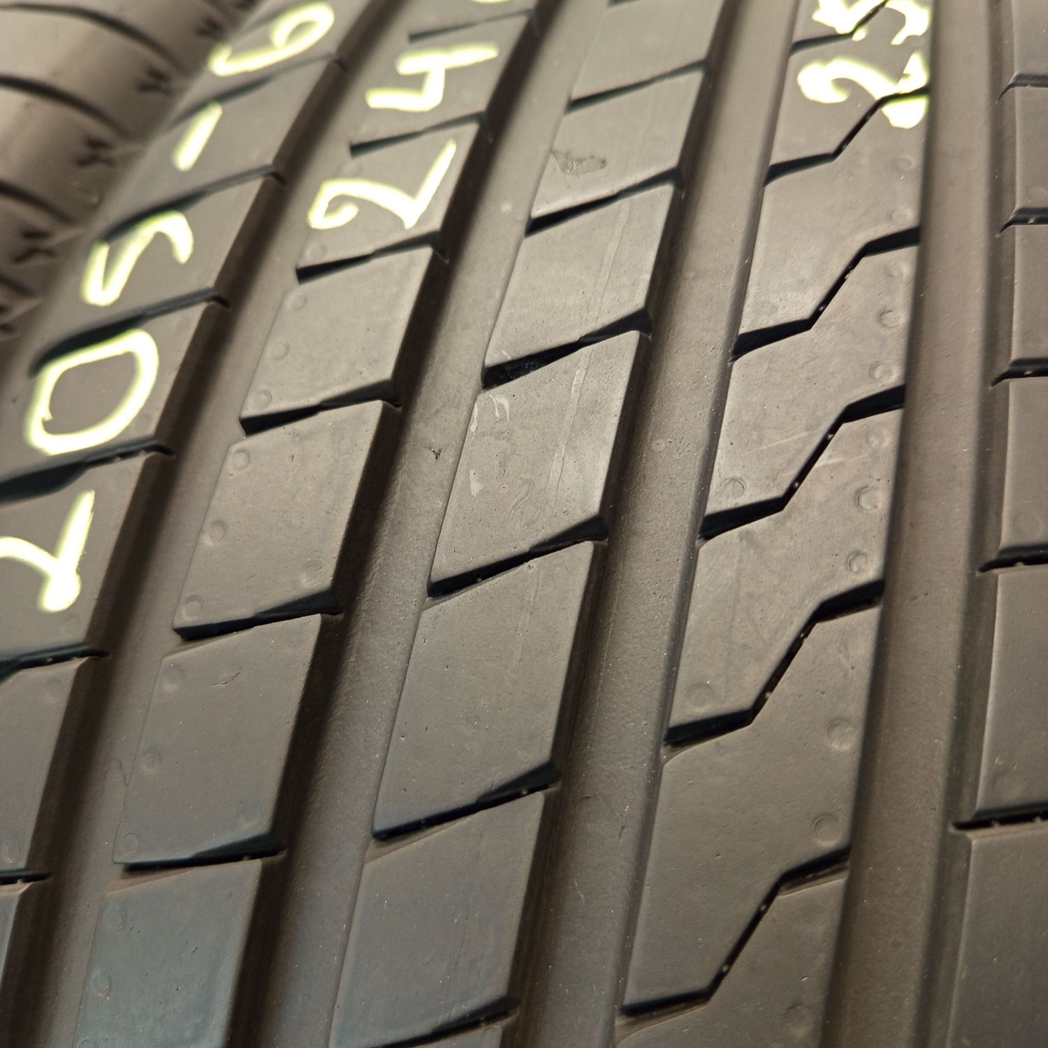 4x 205/60r16 Firestone RoadHowk