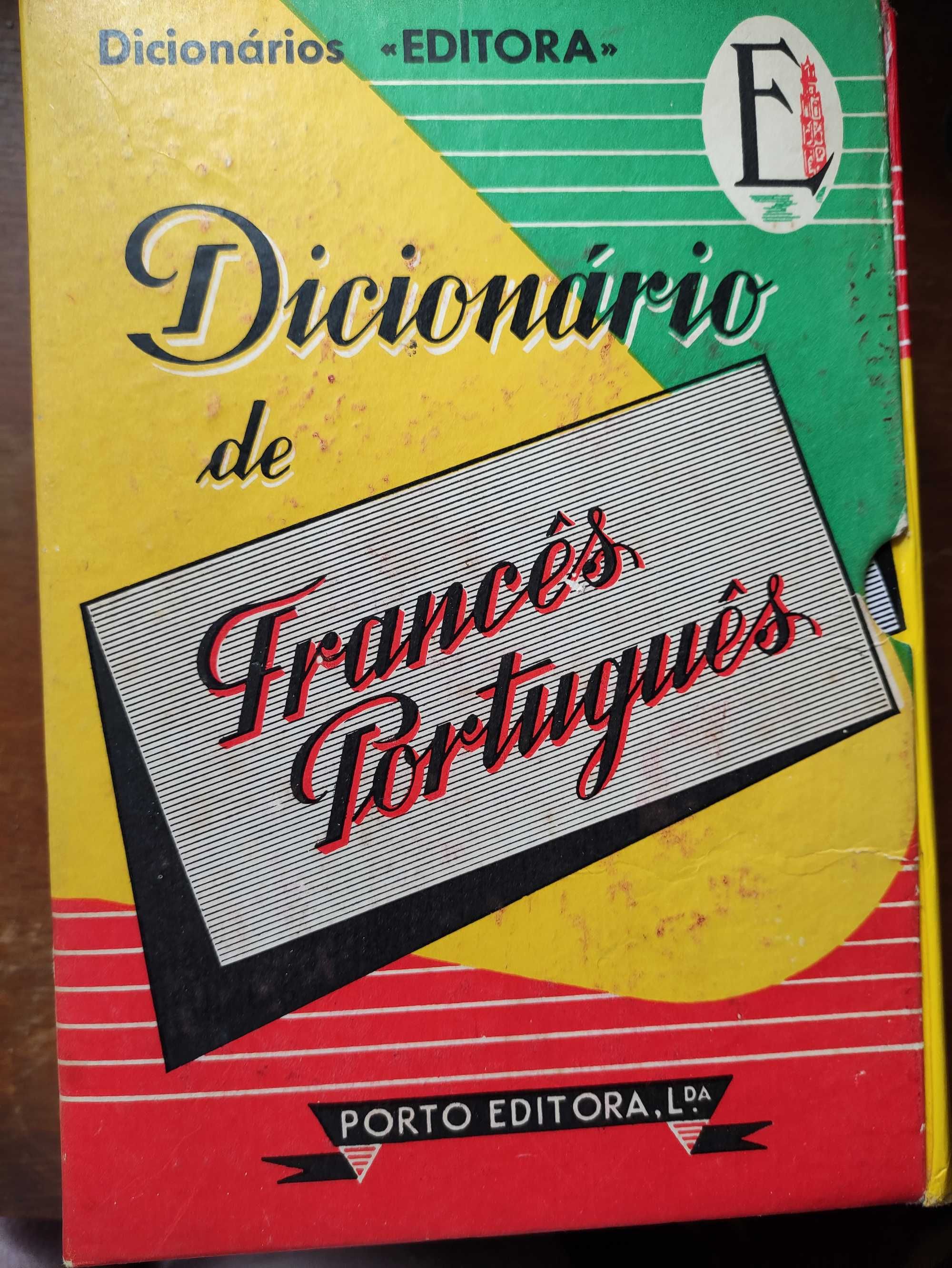 2 dicionários, Português  Francês.
