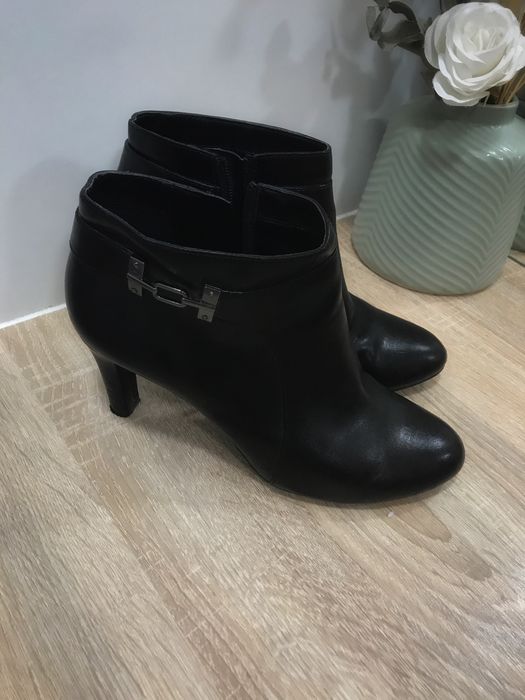 Ботінки жіночі чорні